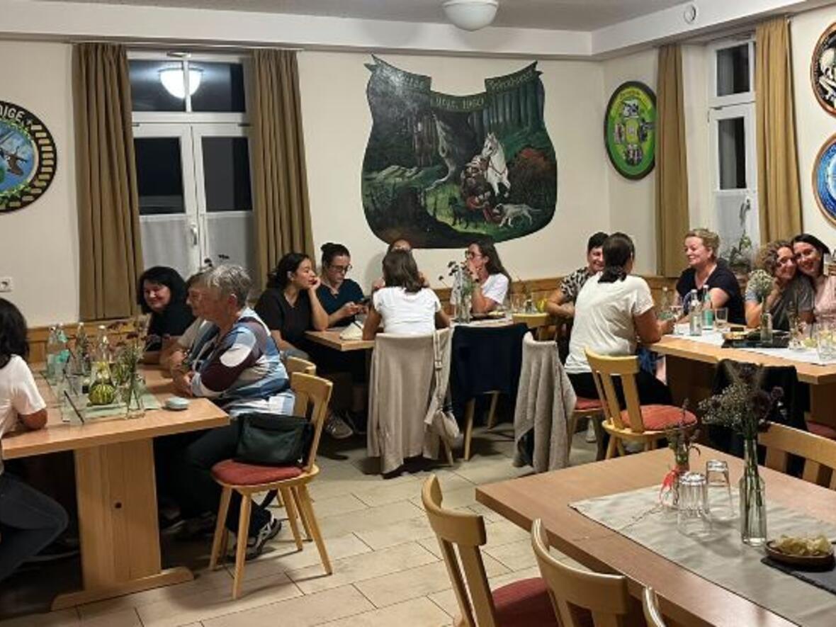 2026-09-22_12-59-12-foto_frauenstammtisch
